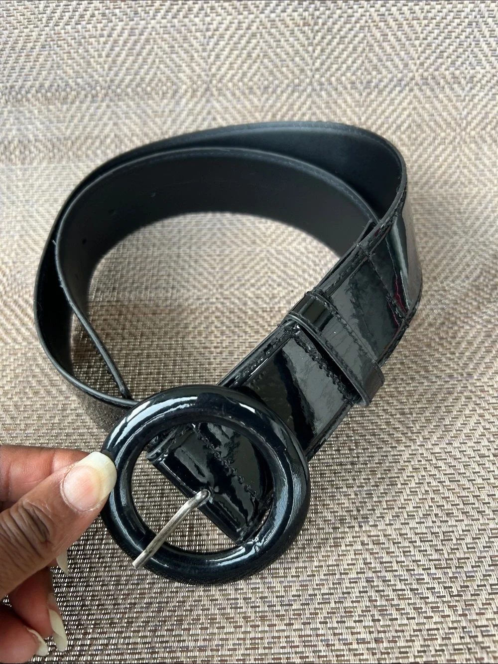 TAHARI Arthur S. Levine Patent Leather Black Wide Belt with Round Buckle. Size M